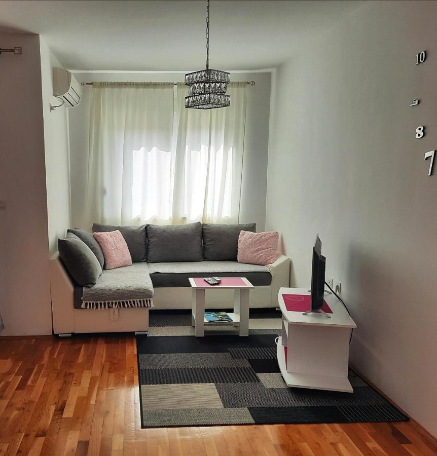 Apartman Natasha 特雷比涅 外观 照片
