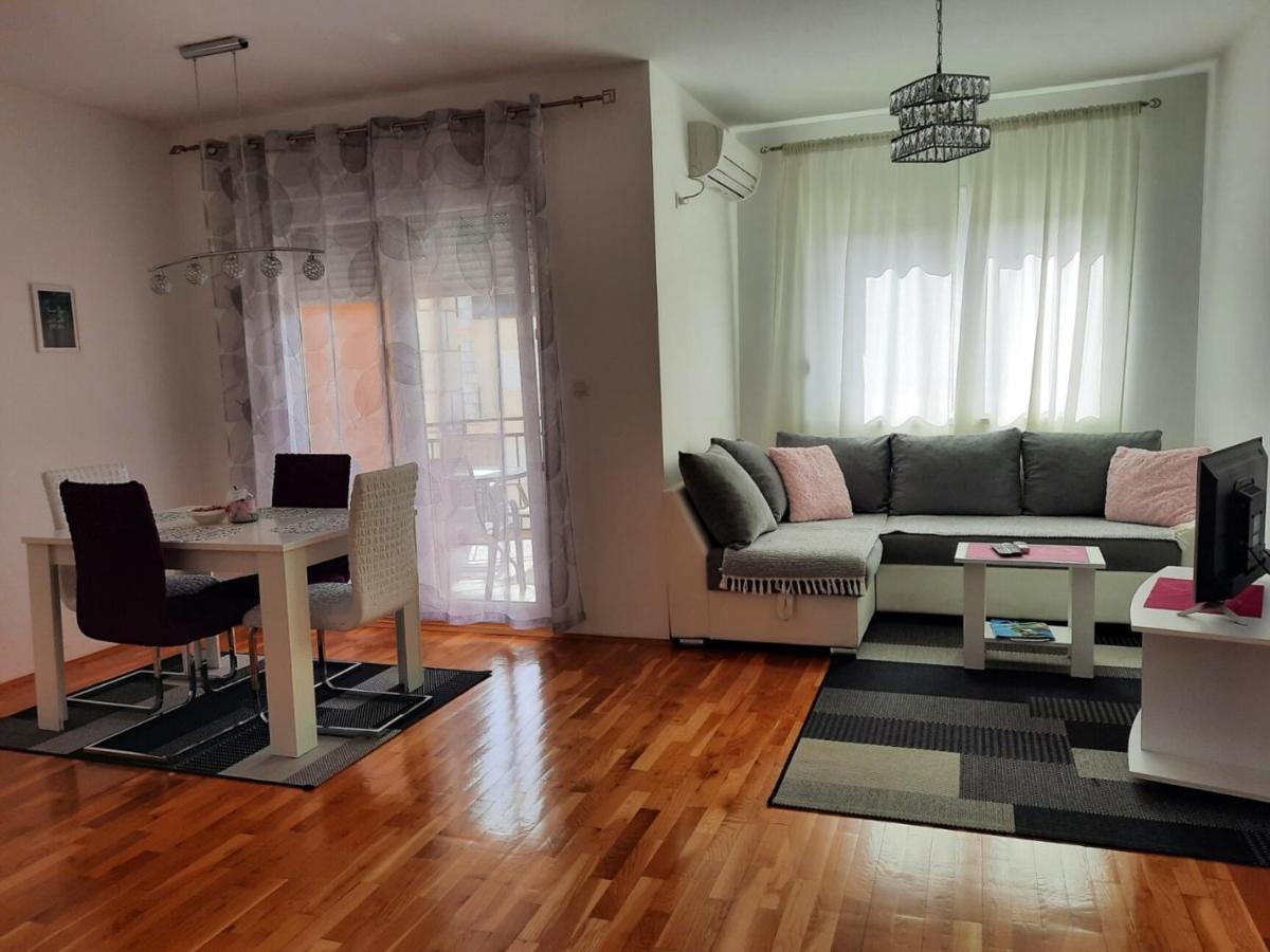 Apartman Natasha 特雷比涅 外观 照片